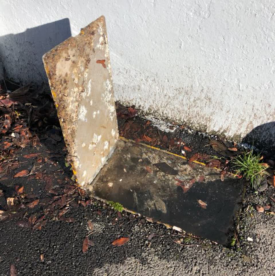 The photograph attached to this water supply report