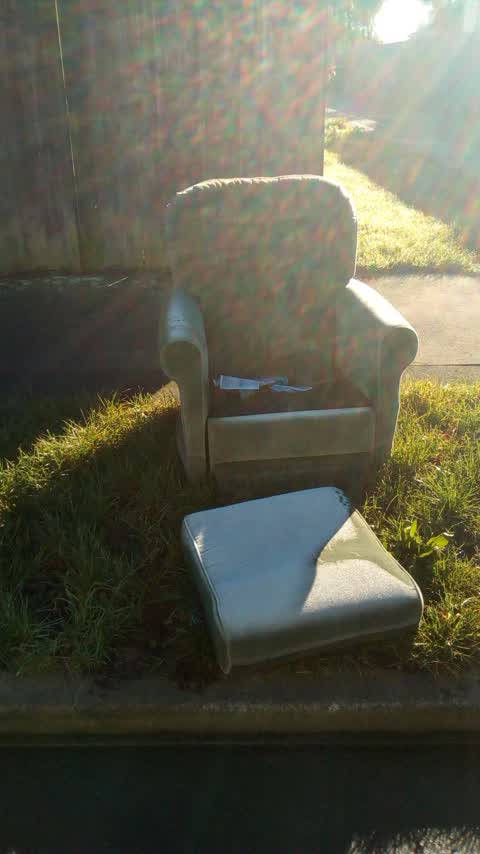 Rubbish/Recycling, a report photo