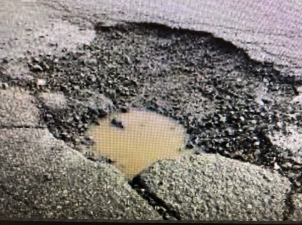 The photograph attached to this roading/streets report