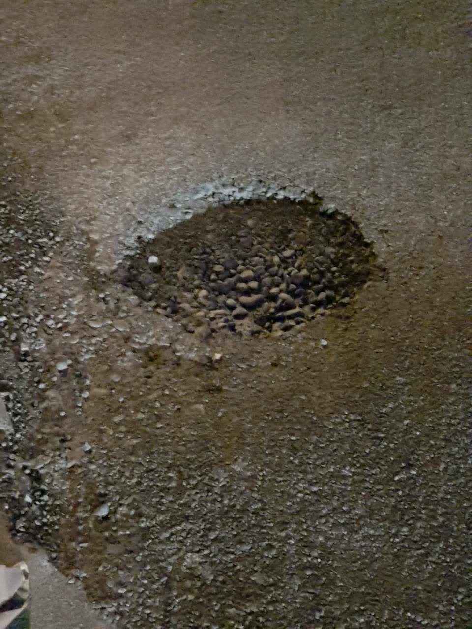 The photograph attached to this roading/streets report