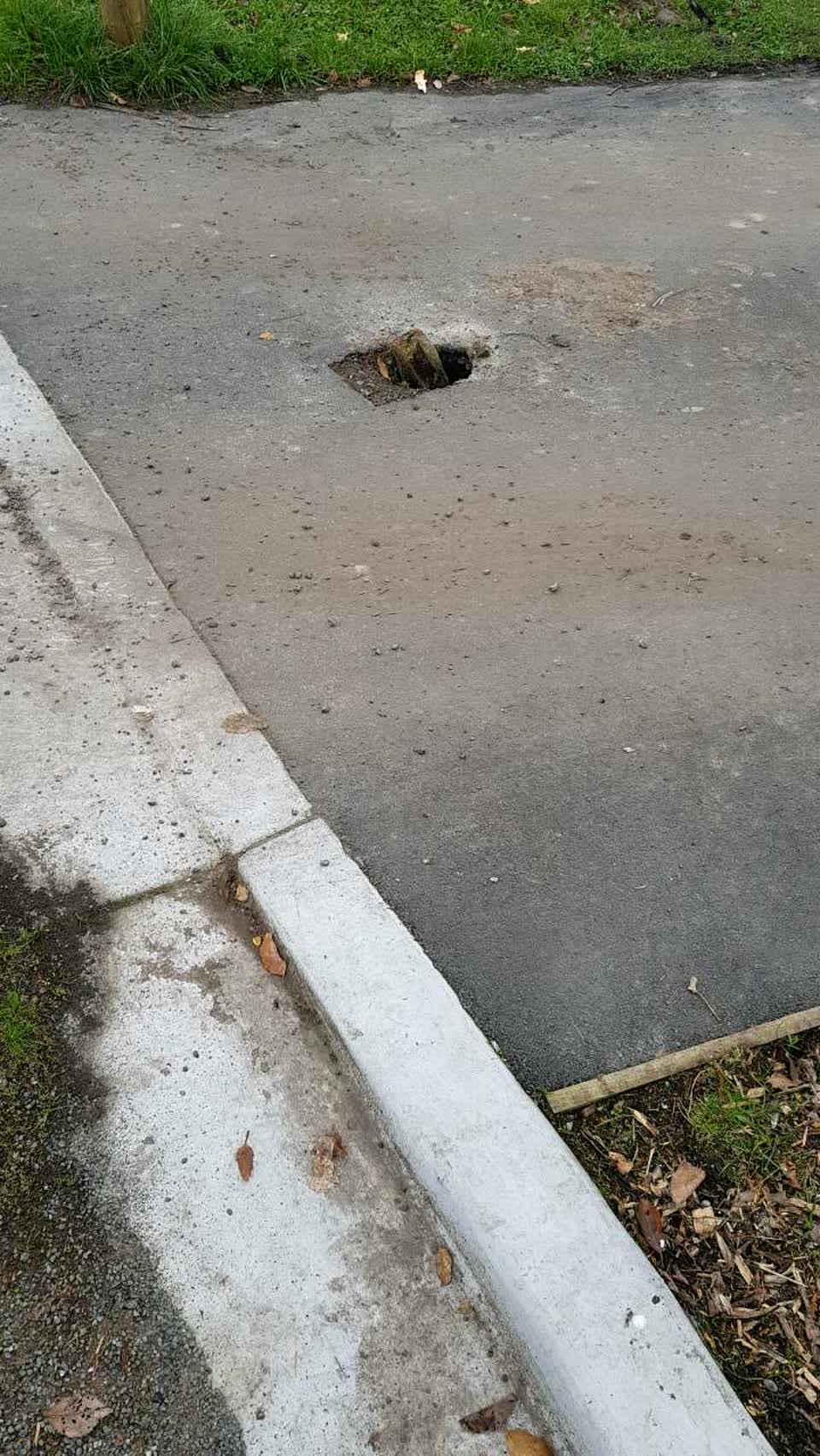 The photograph attached to this roading/streets report