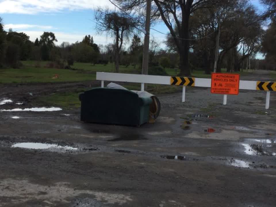 The photograph attached to this rubbish/recycling report