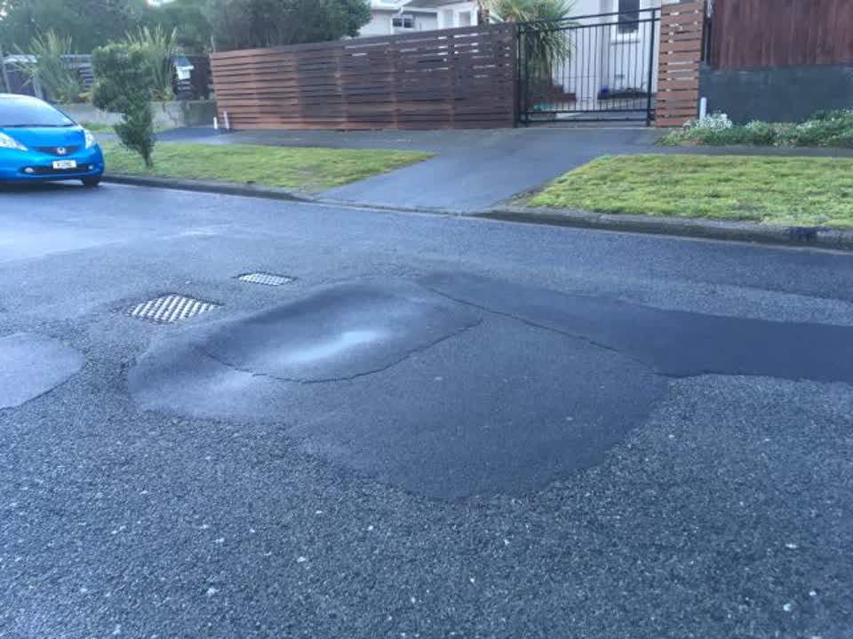 The photograph attached to this roading/streets report