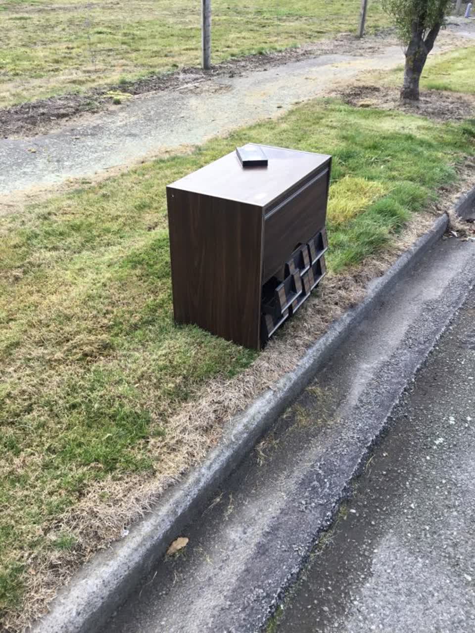 The photograph attached to this rubbish/recycling report