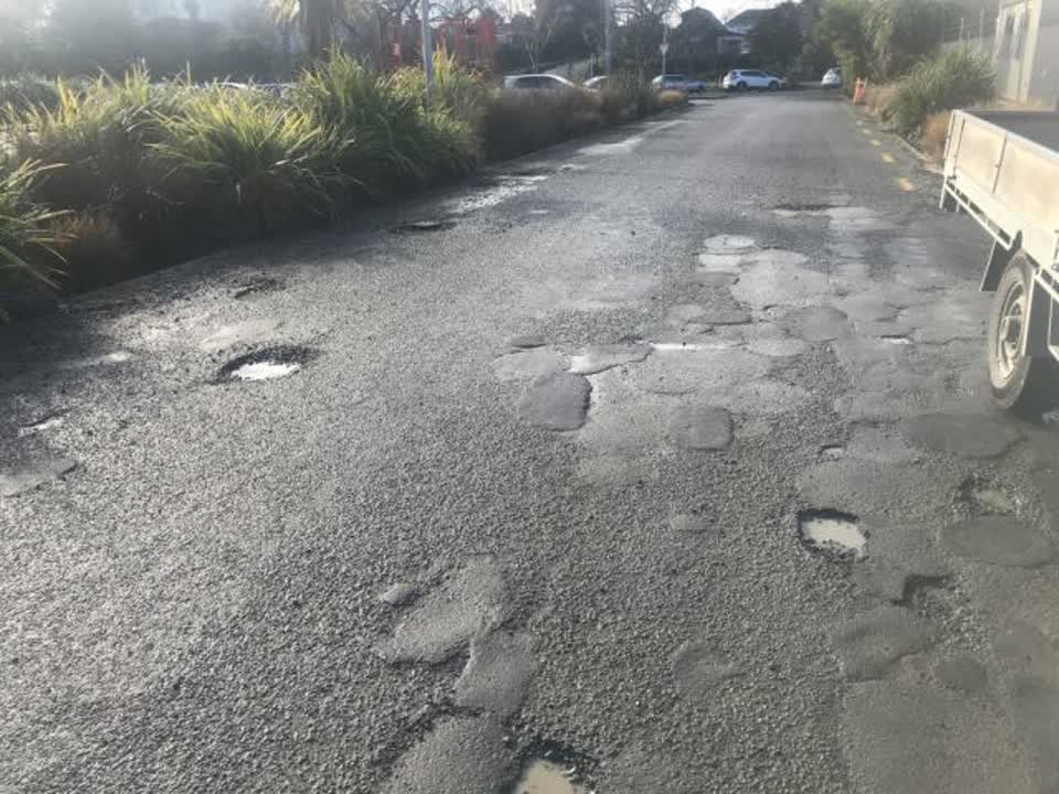 The photograph attached to this roading/streets report