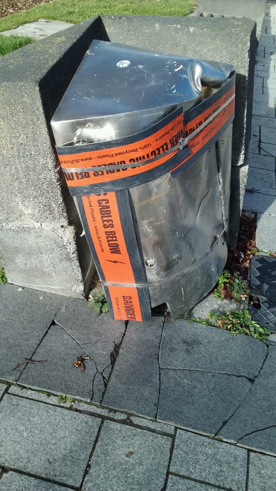 The photograph attached to this rubbish/recycling report