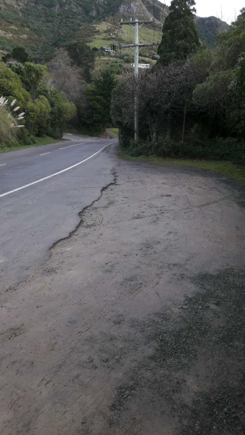 The photograph attached to this roading/streets report