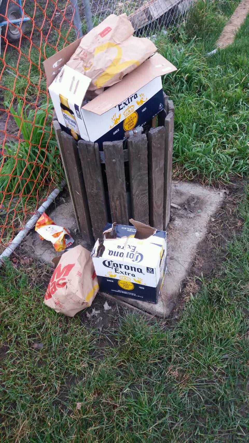 The photograph attached to this rubbish/recycling report