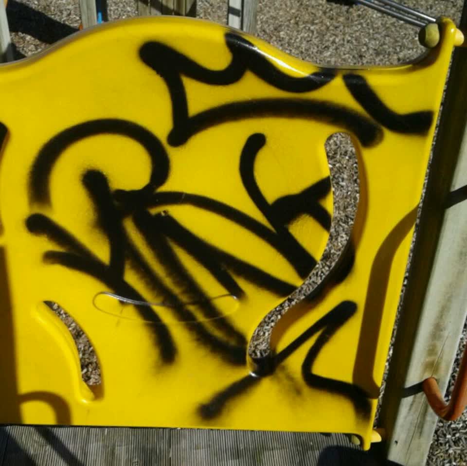 The photograph attached to this graffiti report