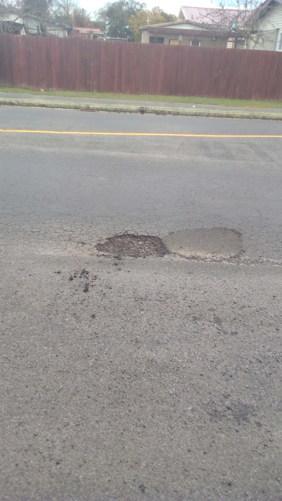 The photograph attached to this roading/streets report