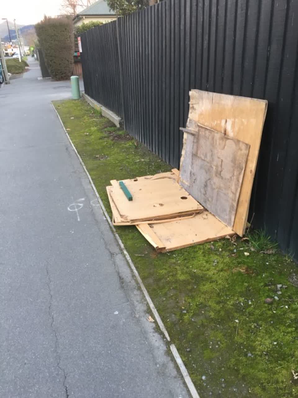 The photograph attached to this rubbish/recycling report