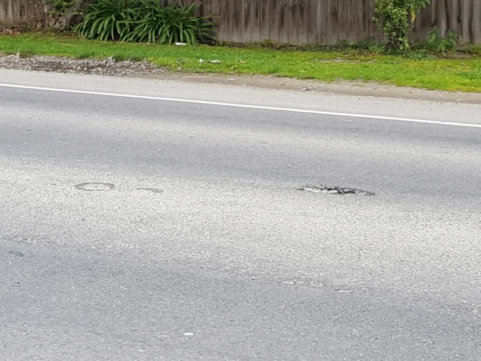 The photograph attached to this roading/streets report