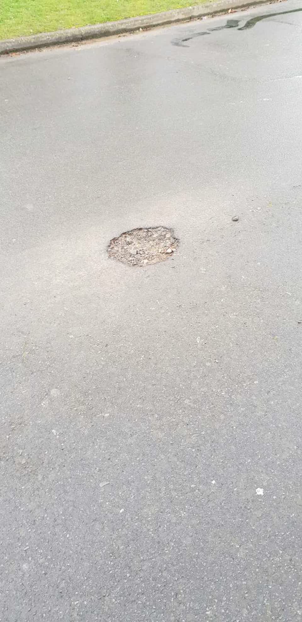 The photograph attached to this roading/streets report