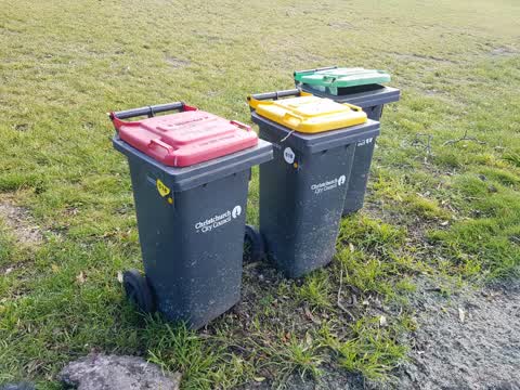 Rubbish/Recycling, a report photo