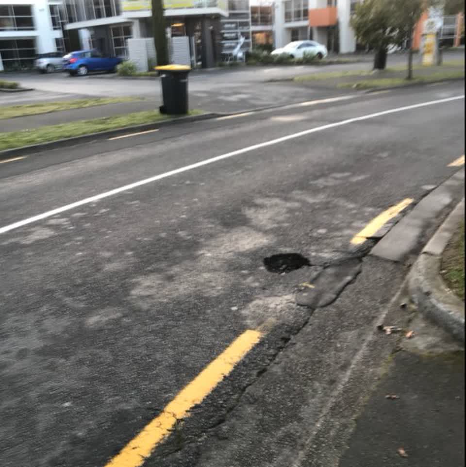 The photograph attached to this roading/streets report