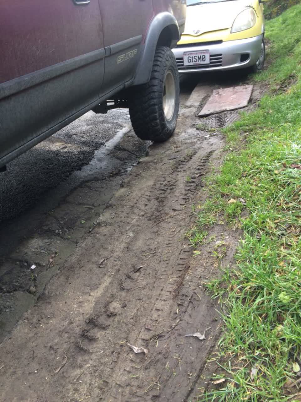 The photograph attached to this roading/streets report