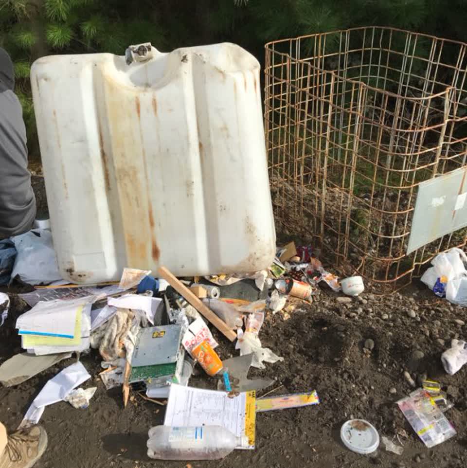 The photograph attached to this rubbish/recycling report