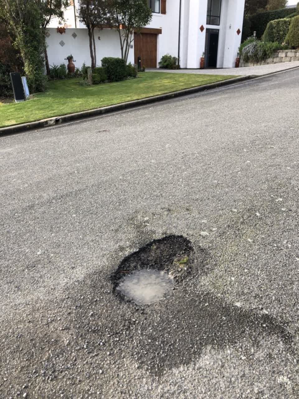 The photograph attached to this roading/streets report