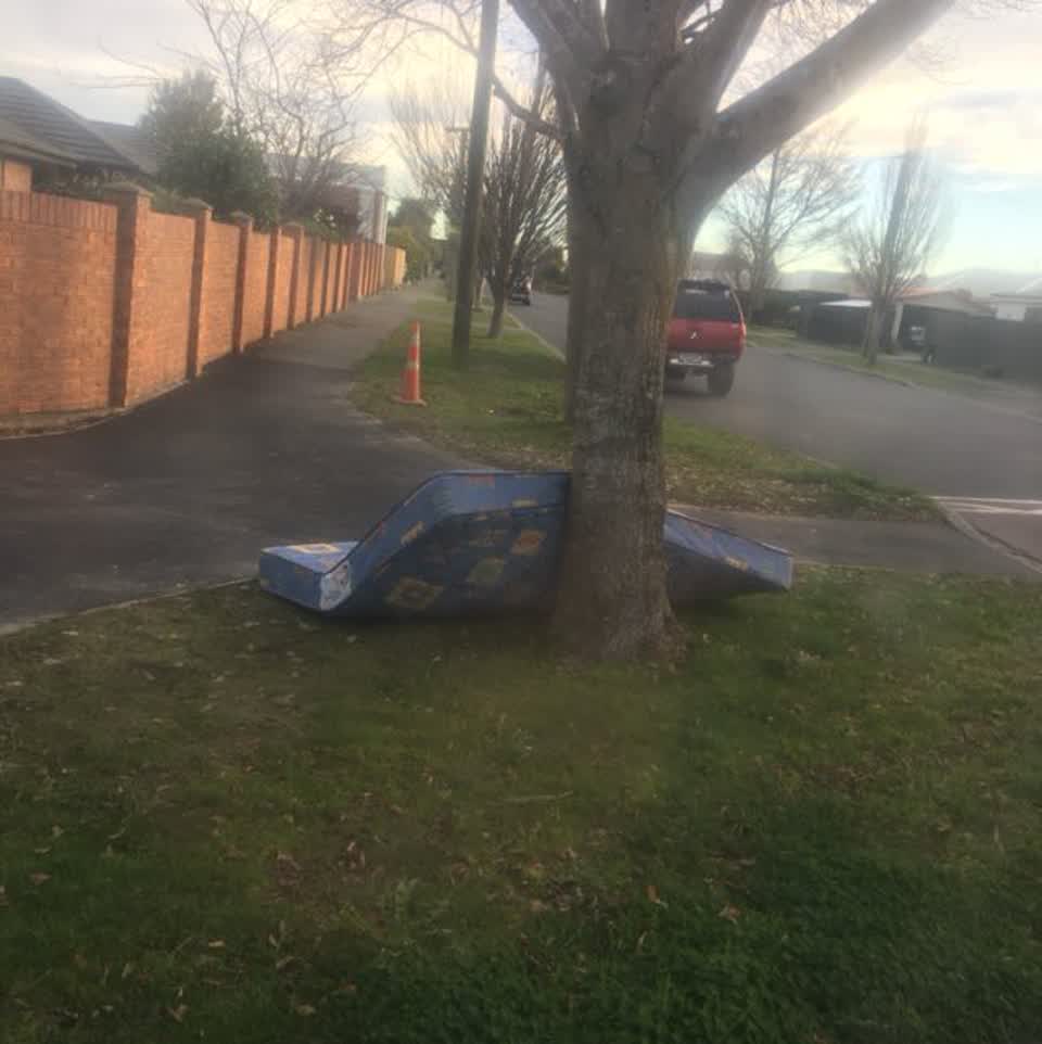 The photograph attached to this rubbish/recycling report