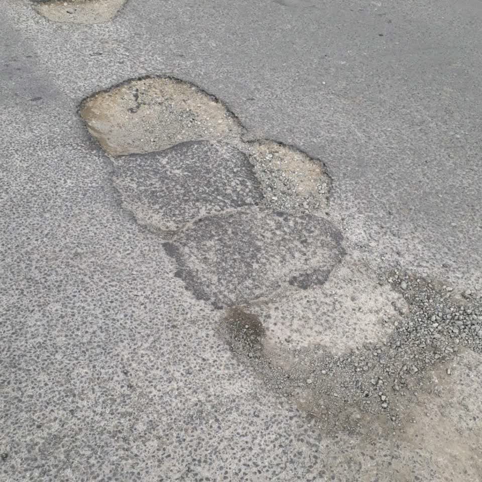 The photograph attached to this roading/streets report