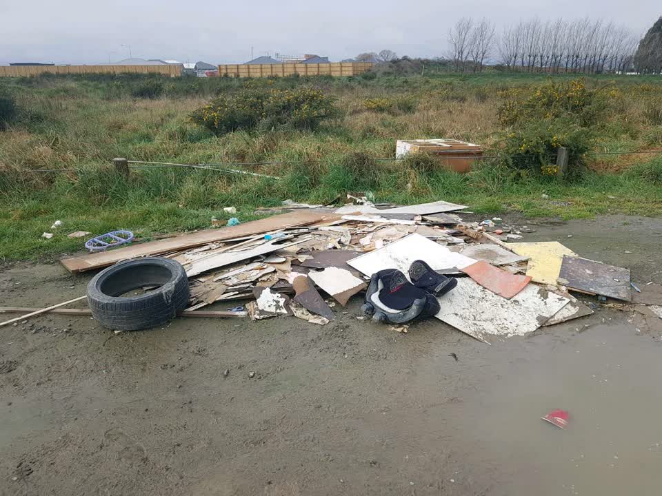 The photograph attached to this rubbish/recycling report