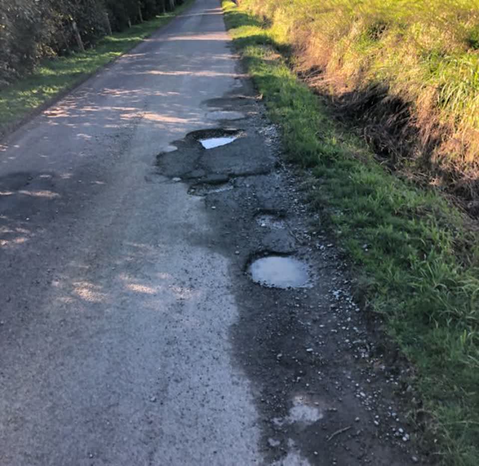 The photograph attached to this roading/streets report