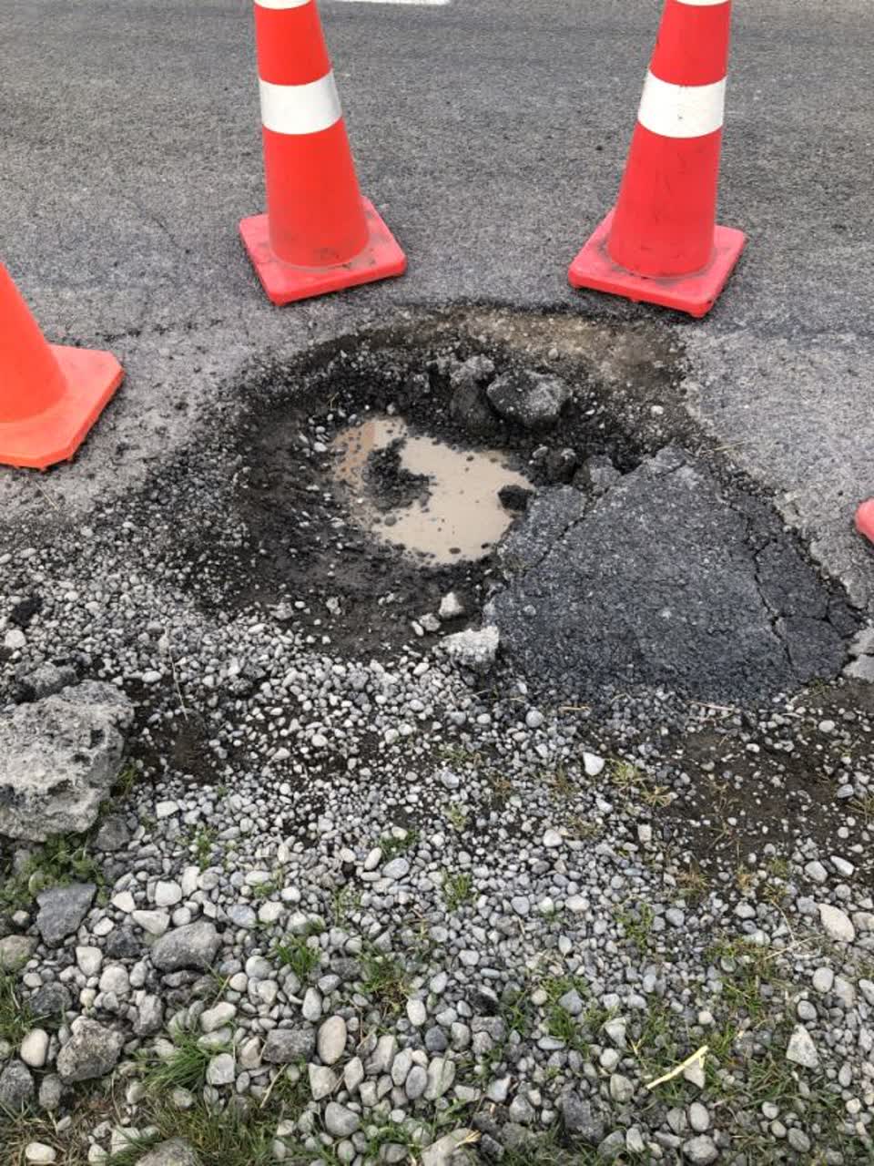 The photograph attached to this roading/streets report
