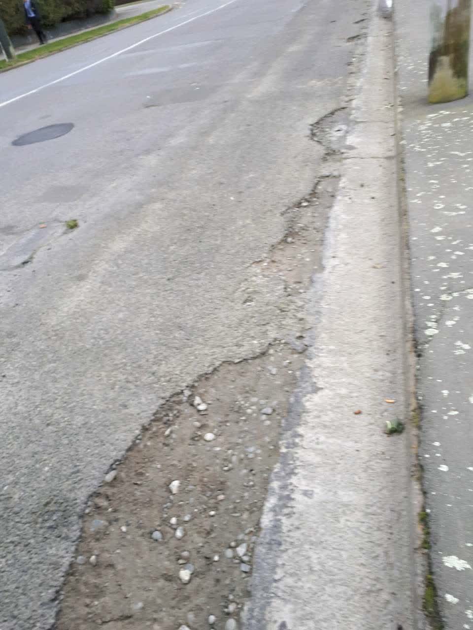 The photograph attached to this roading/streets report