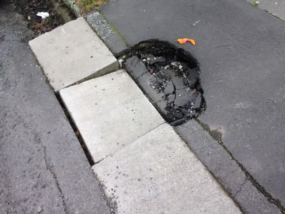 The photograph attached to this roading/streets report