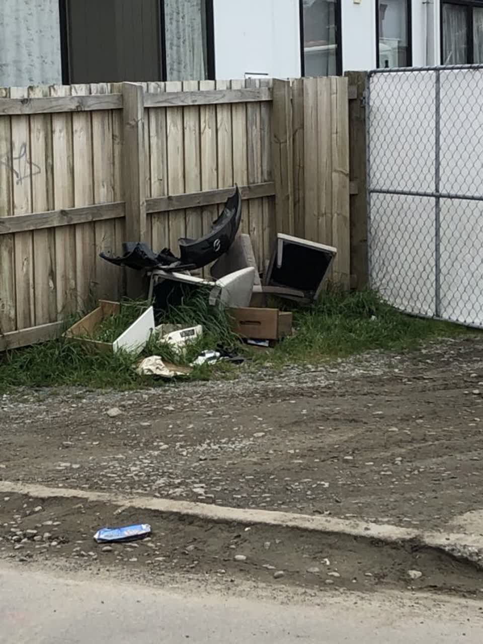 The photograph attached to this rubbish/recycling report