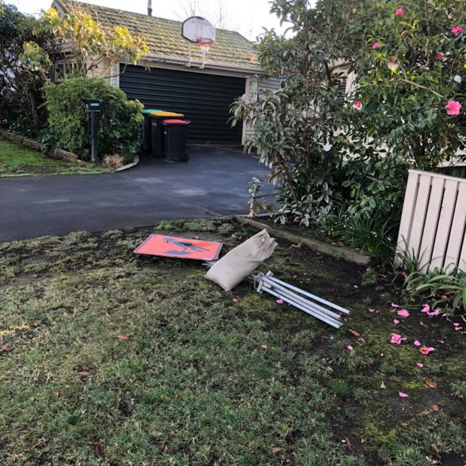 The photograph attached to this roading/streets report