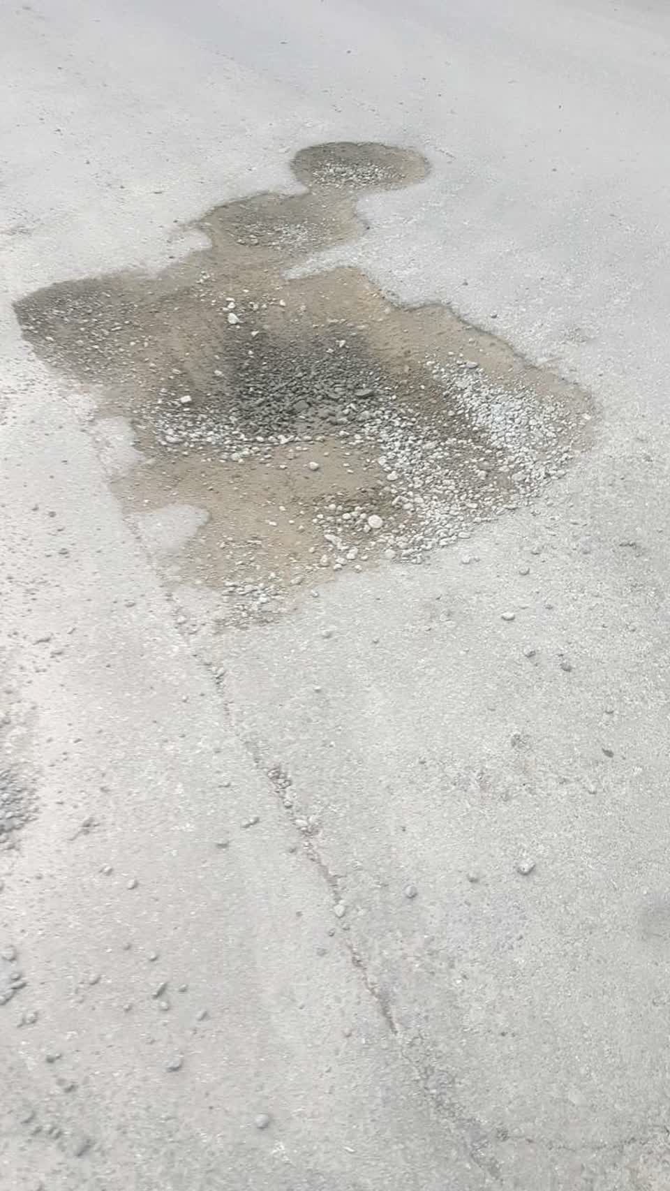 The photograph attached to this roading/streets report