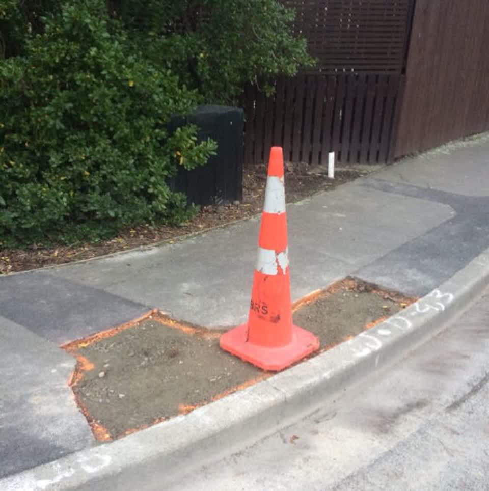 The photograph attached to this roading/streets report