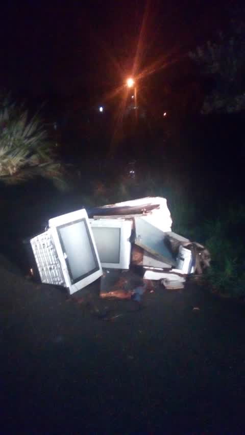 Rubbish/Recycling, a report photo