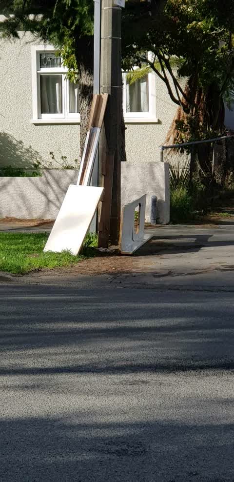 Rubbish/Recycling, a report photo
