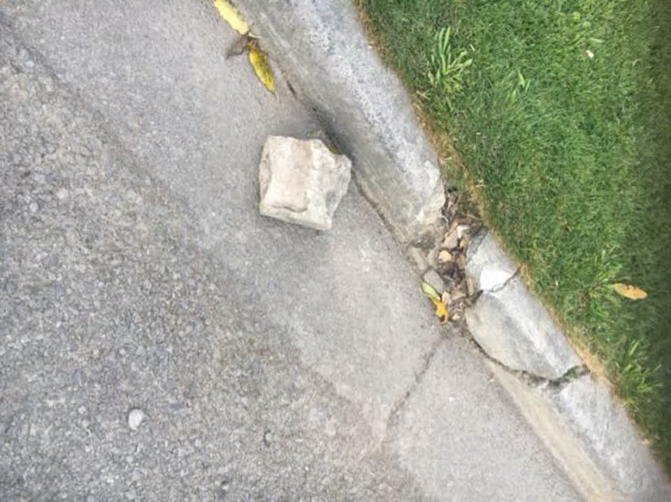 The photograph attached to this roading/streets report