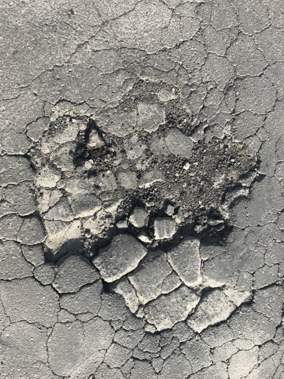 The photograph attached to this roading/streets report
