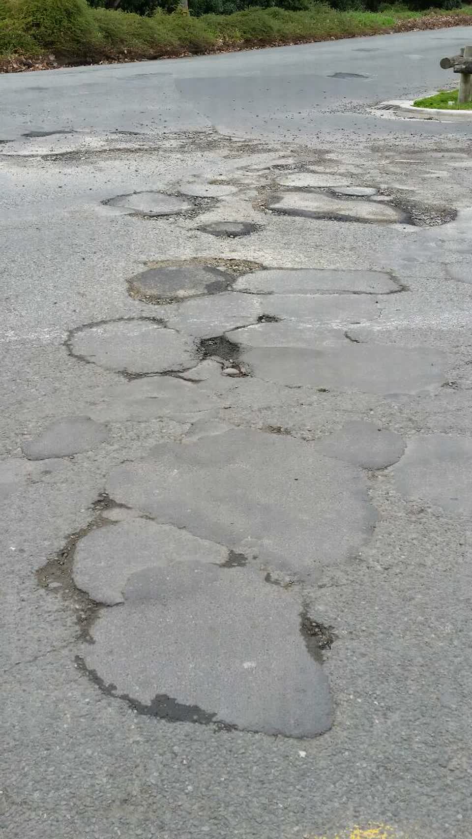 The photograph attached to this roading/streets report