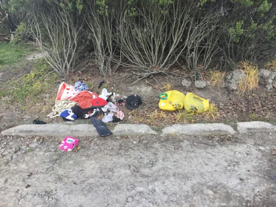 The photograph attached to this rubbish/recycling report