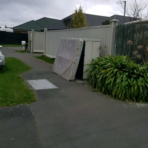Rubbish/Recycling, a report photo