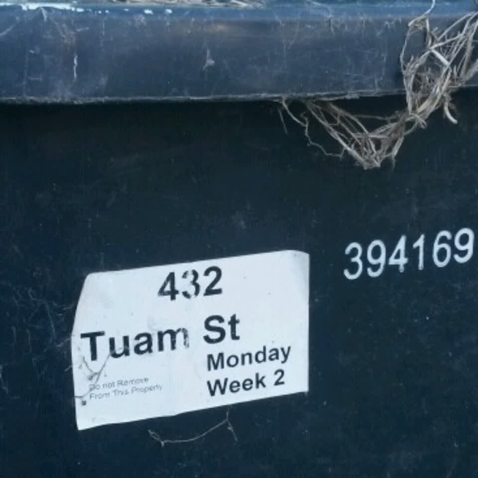 The photograph attached to this rubbish/recycling report