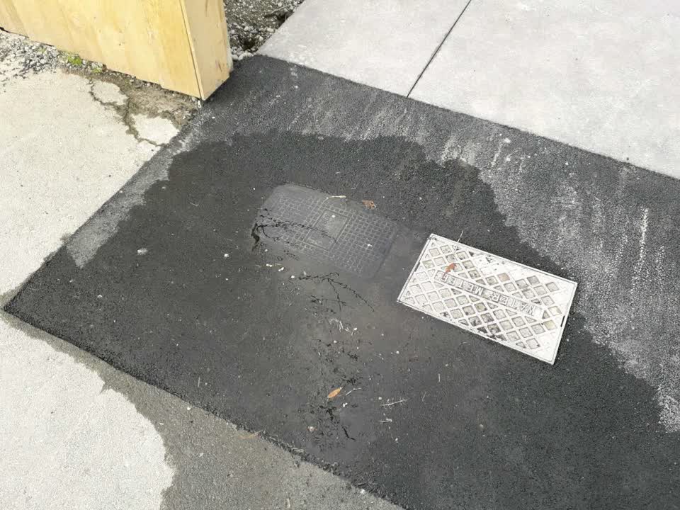 The photograph attached to this roading/streets report