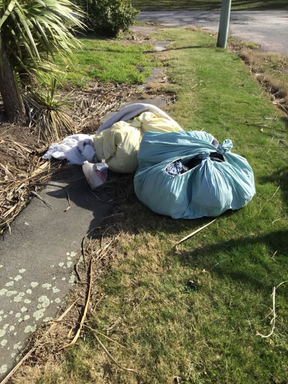 The photograph attached to this rubbish/recycling report