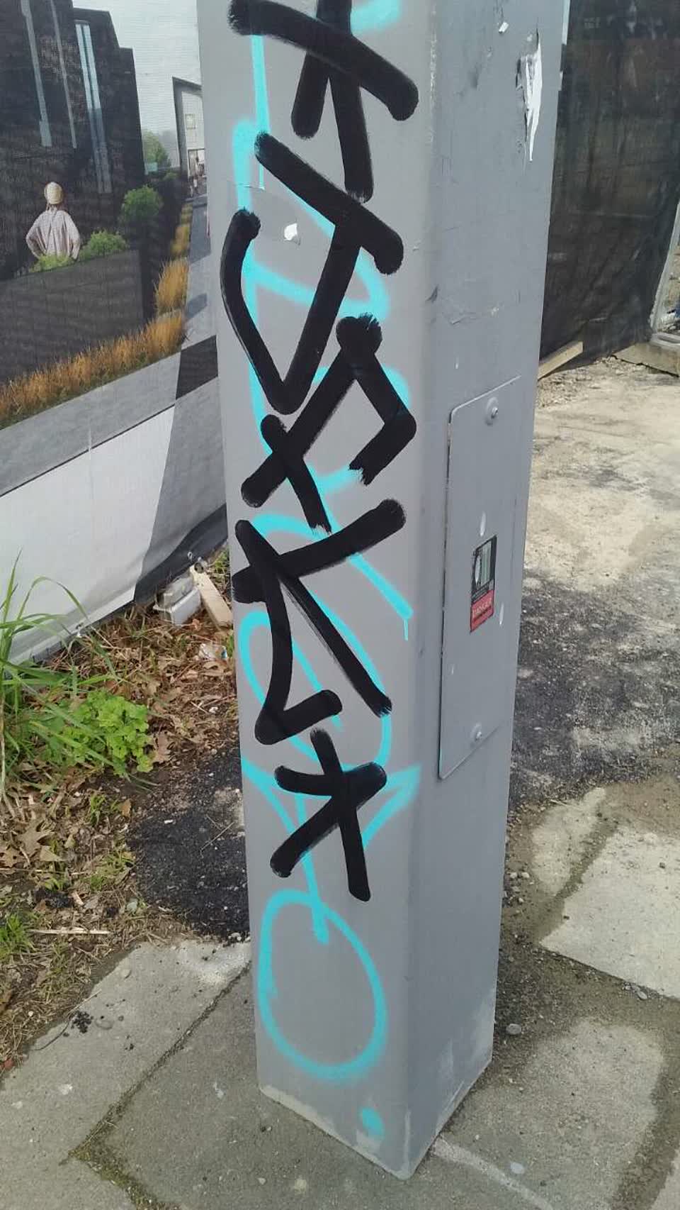 The photograph attached to this graffiti report
