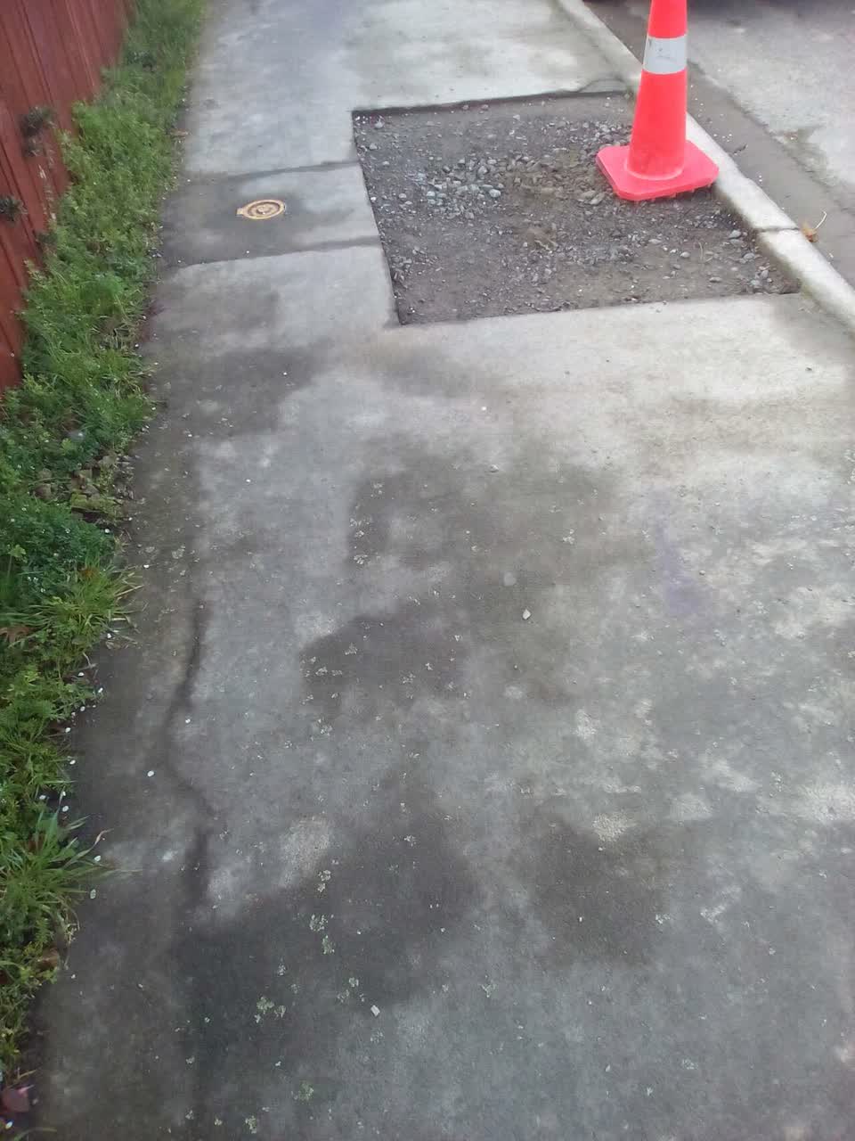 The photograph attached to this roading/streets report