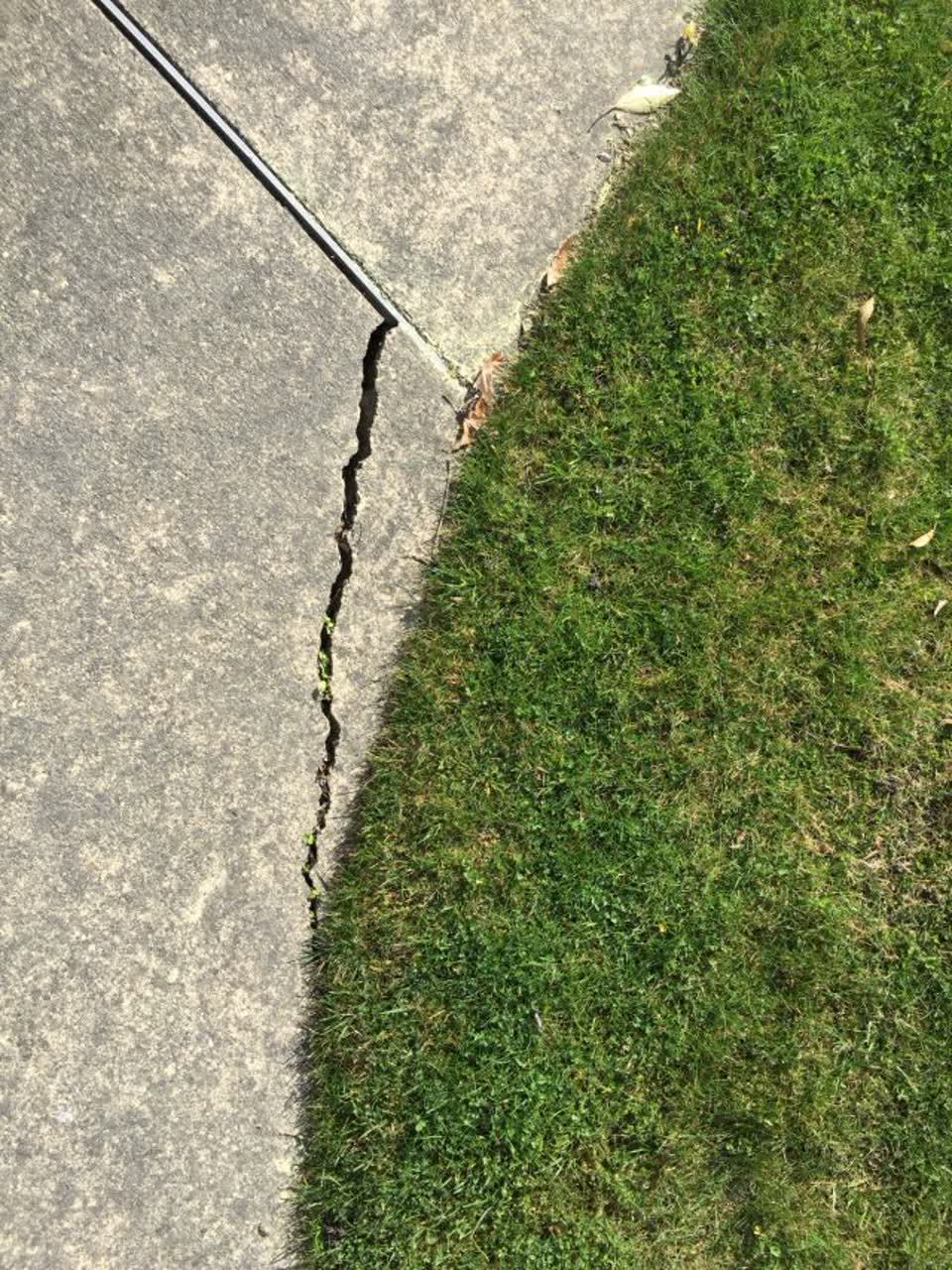 The photograph attached to this roading/streets report