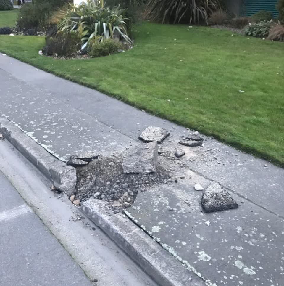 The photograph attached to this roading/streets report