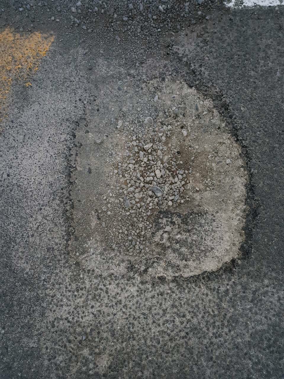 The photograph attached to this roading/streets report