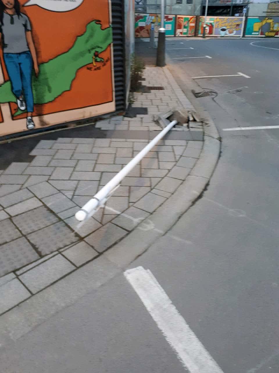 The photograph attached to this roading/streets report