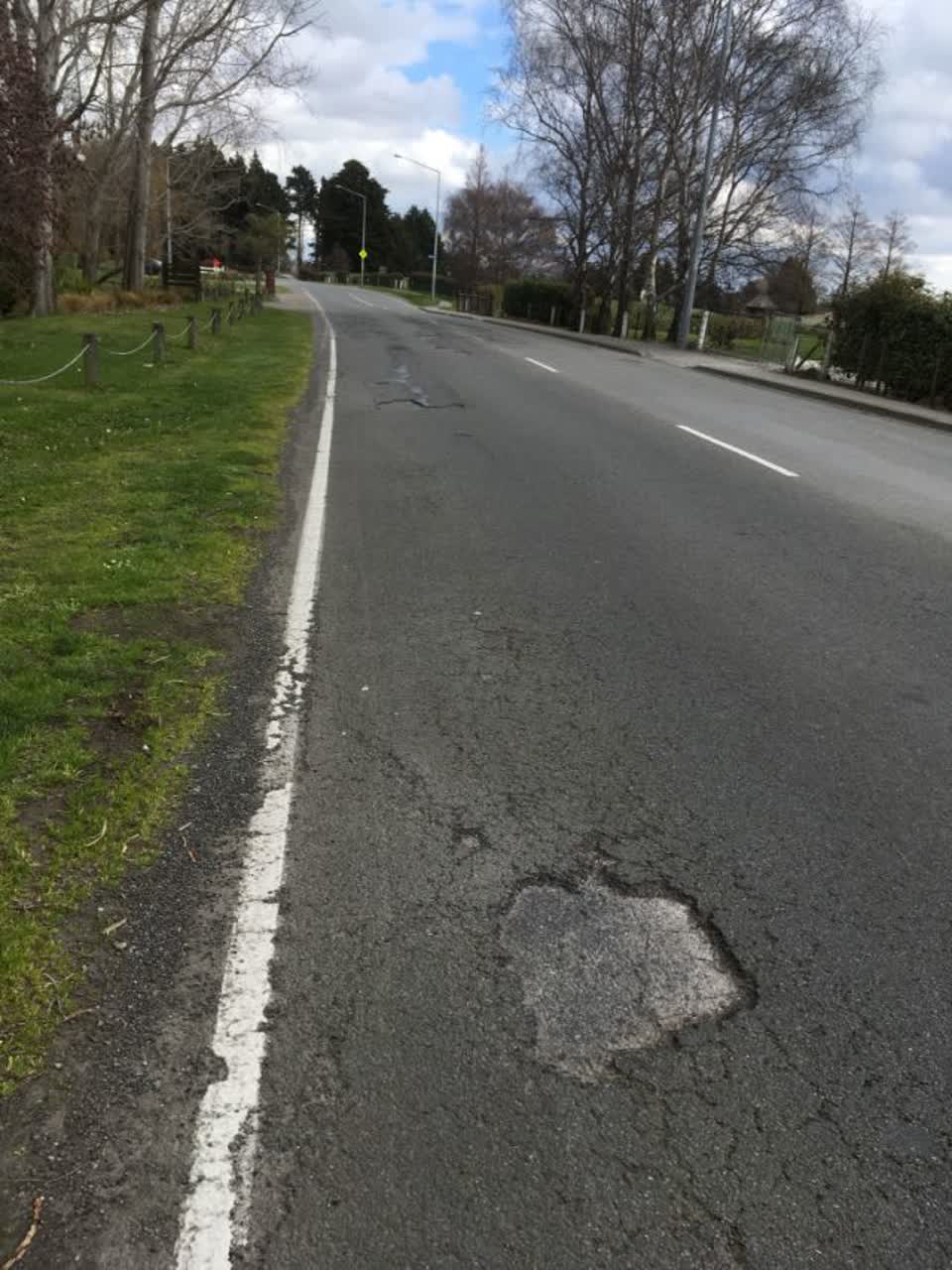 The photograph attached to this roading/streets report